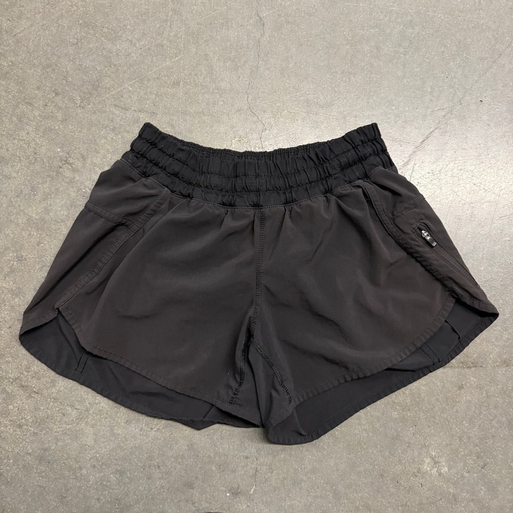 Lululemon Tracker Short V 4 Inch Black Smocked Waist Running Shorts Womens